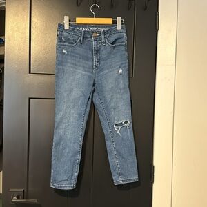 🎉 Reitman’s R Jeans The Curvy Super High Rise Petite Distressed Medium Wash